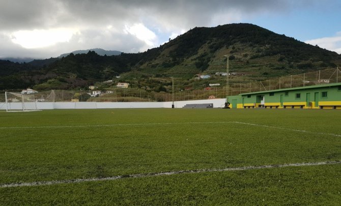 Campo de futbol de Puntallana 2.jpg