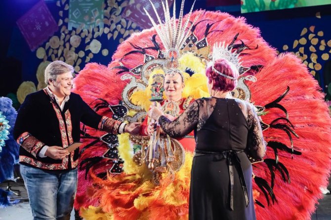 FantasÃ­a_ganadora_gala_gran_dama_canaval_LLAridane (1).jpeg