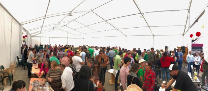 foto mercadillo abril.jpg