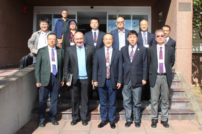 Representantes de la Academia de Ciencias de China (CAS) y del Observatorio Astronómico Nacional de China (NAOC) en la sede central del IAC en La Laguna. Crédito: Alejandra Rueda Moral (IAC)