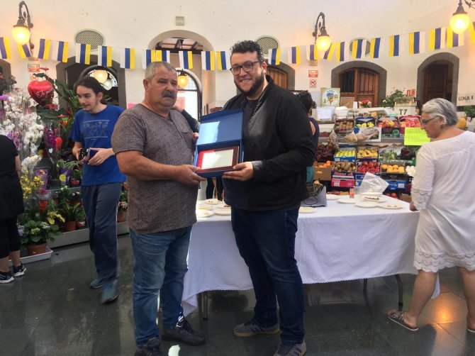 Placa La Recova.jpeg