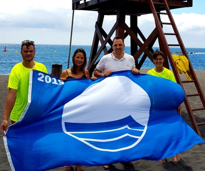 BANDERA AZUL BREÑA ALTA.jpg
