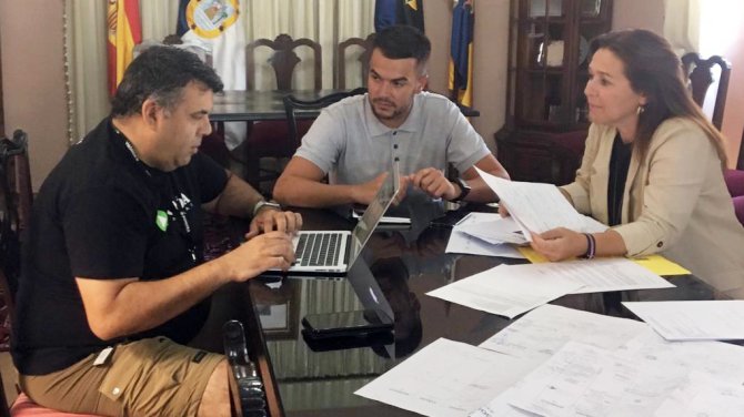 reunion_ultimando_detalles_fiestas_de_la_vendimia.jpg