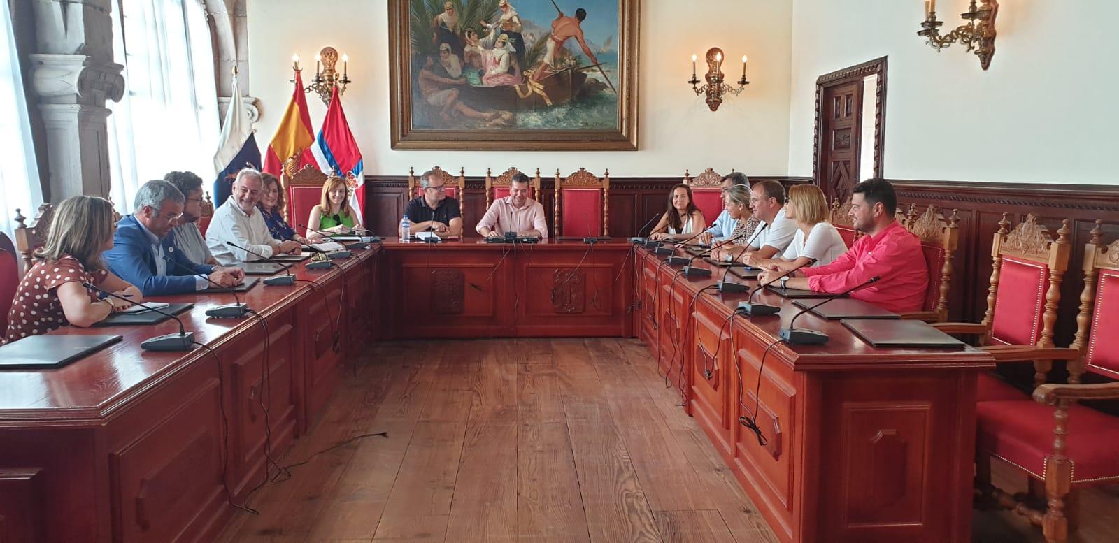 Reunión Ayto con autoridades.jpeg