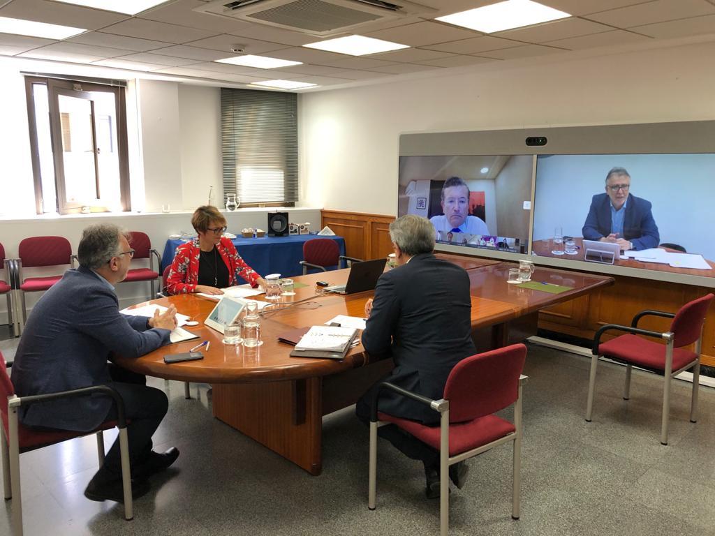 Foto reunión entidades financieras.jpeg