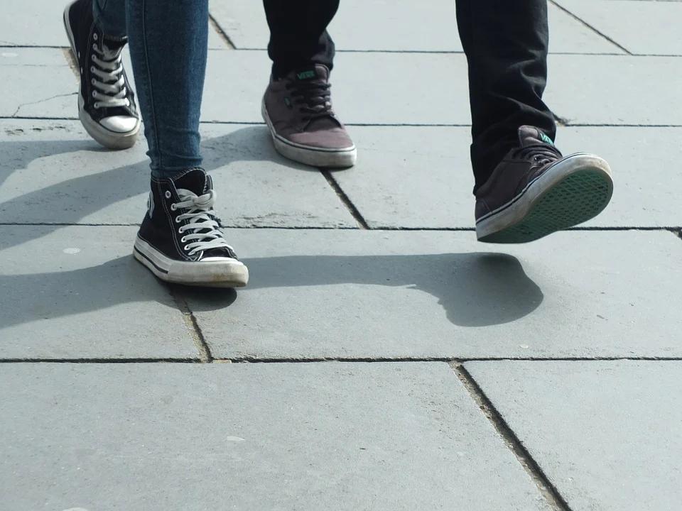 walking-454543_960_720.webp