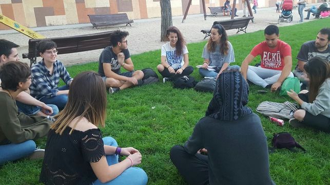 ESTUDIANTES.jpg