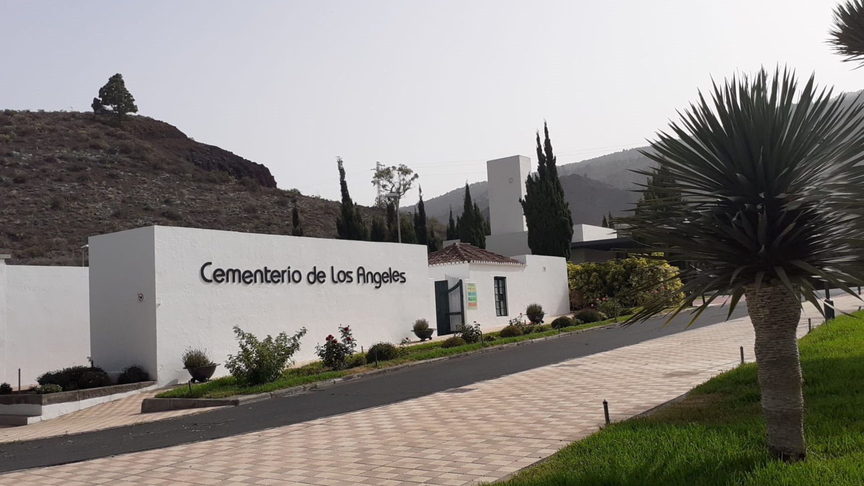 Cementerio_Los_angeles.jpg