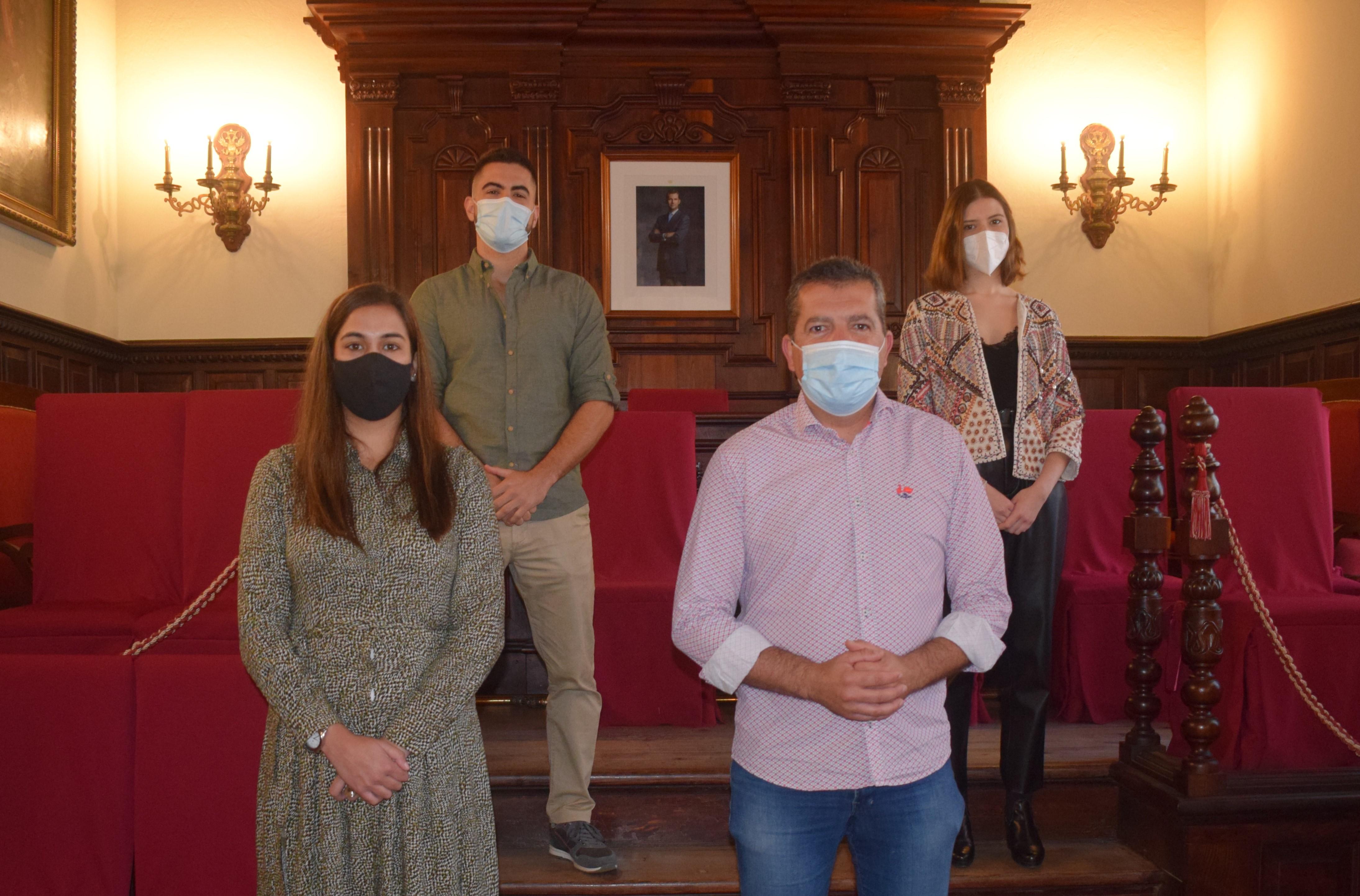 Estudiantes ULL Ayuntamiento.JPG