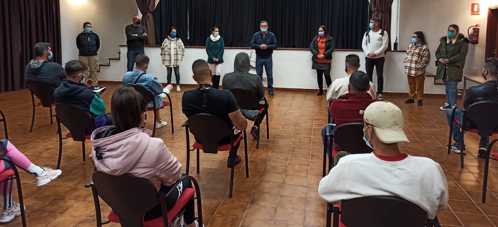 Imagen del acto de bienvenida en el arranque del proyecto, que permitirá dar competencias con futuro laboral a jóvenes menores d
