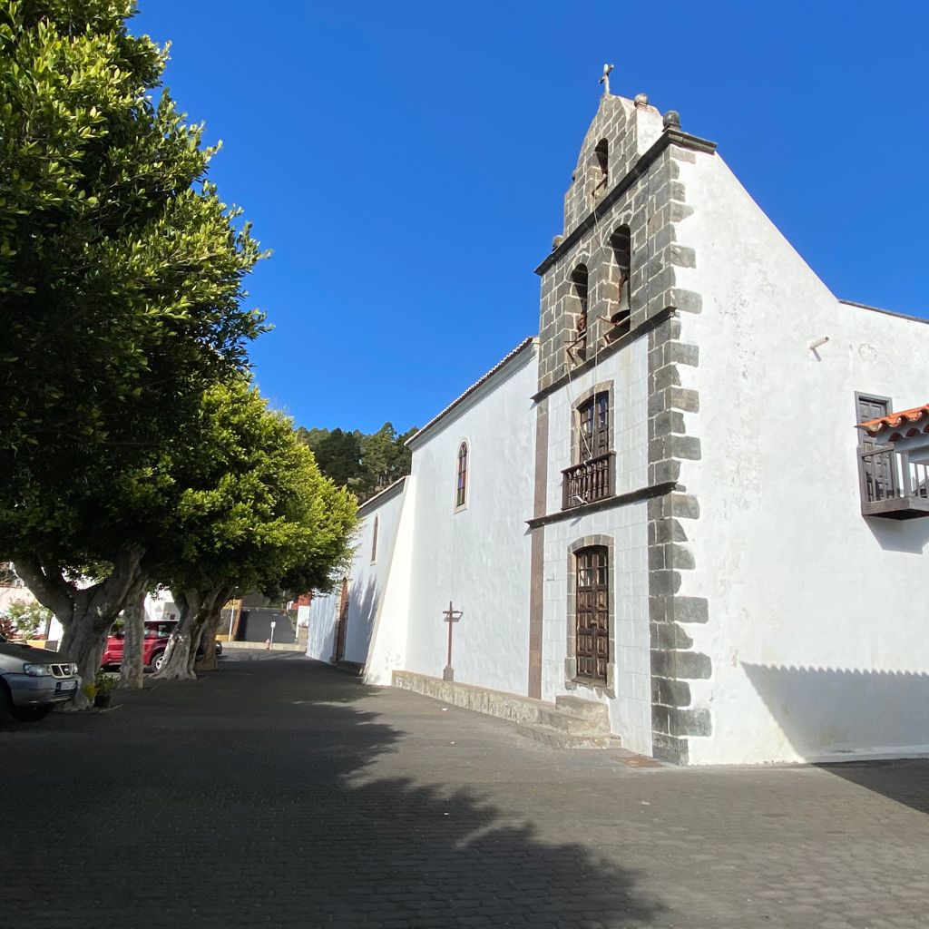 Iglesia de San Antonio Abad (1).jpg