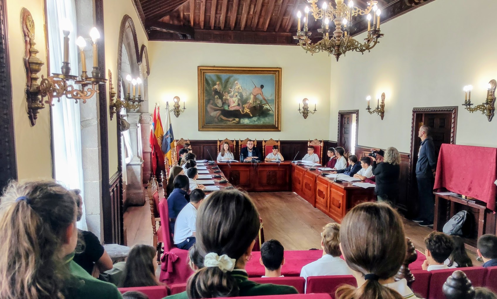 Foto-Alumnado-del-colegio-Santo-Domingo-de-Guzmán-celebrando-un-pleno-escolar.jpg