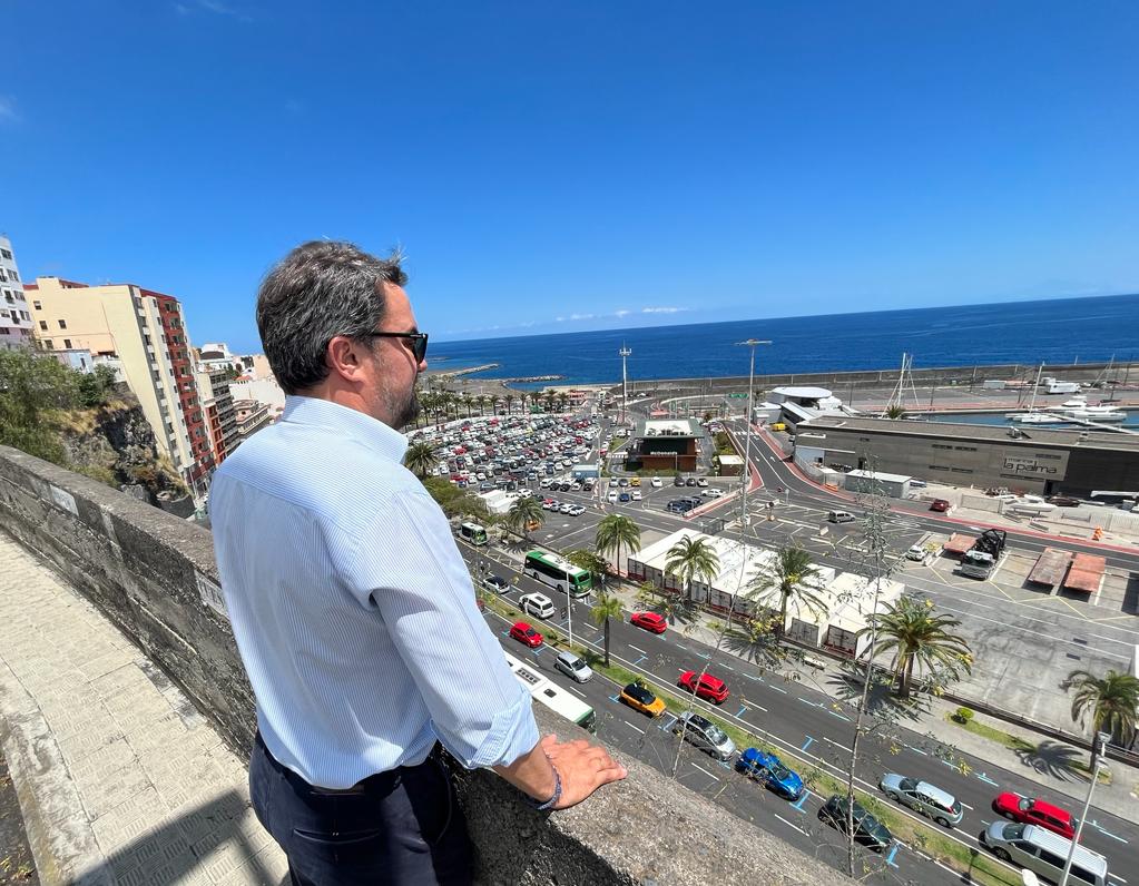 ASIER ANTONA.jpg