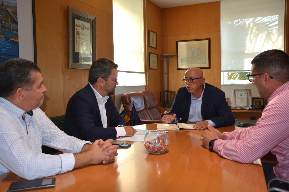 Foto en22cuentro Puertos de Tenerife.jpg