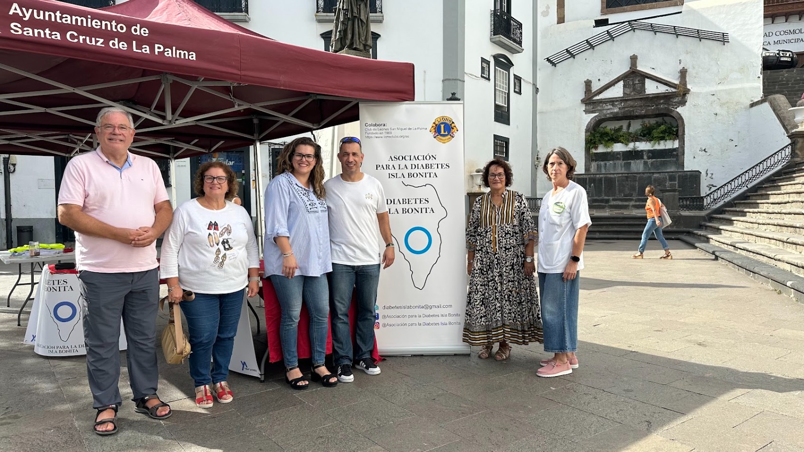 Foto Imagen junto a la Asociación Diabetes Isla Bonita.jpg