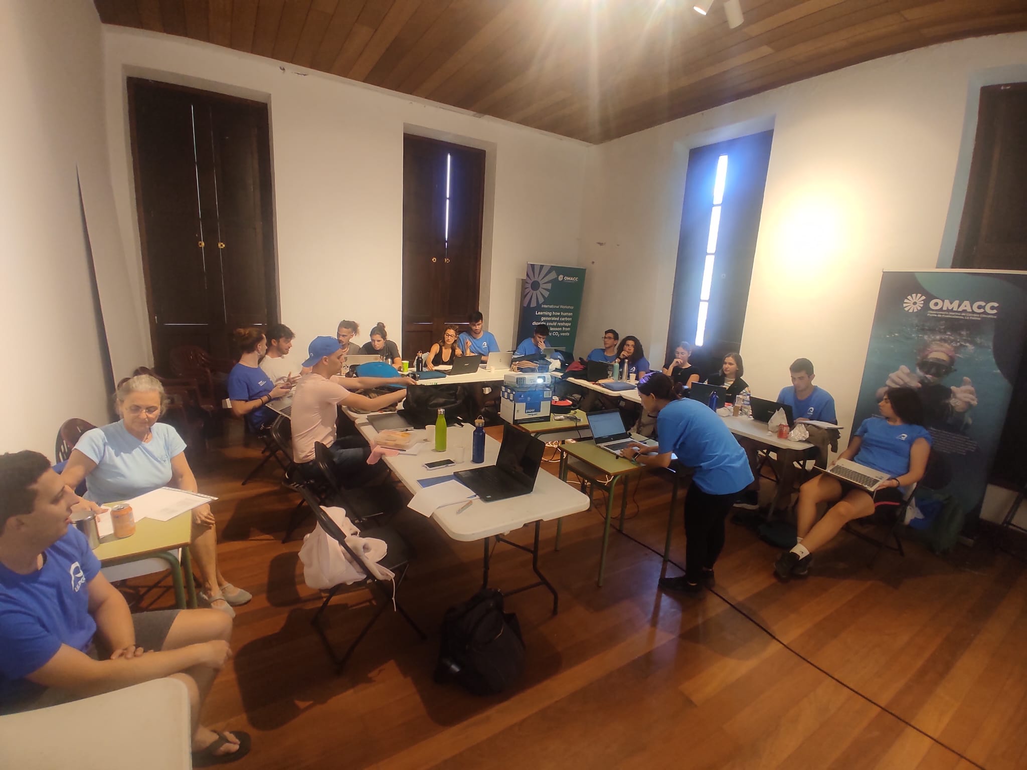 Transición Ecológica estudia y analiza en La Palma el efecto que tiene el aumento de las emisiones de CO2 en el océano. 2.jpg