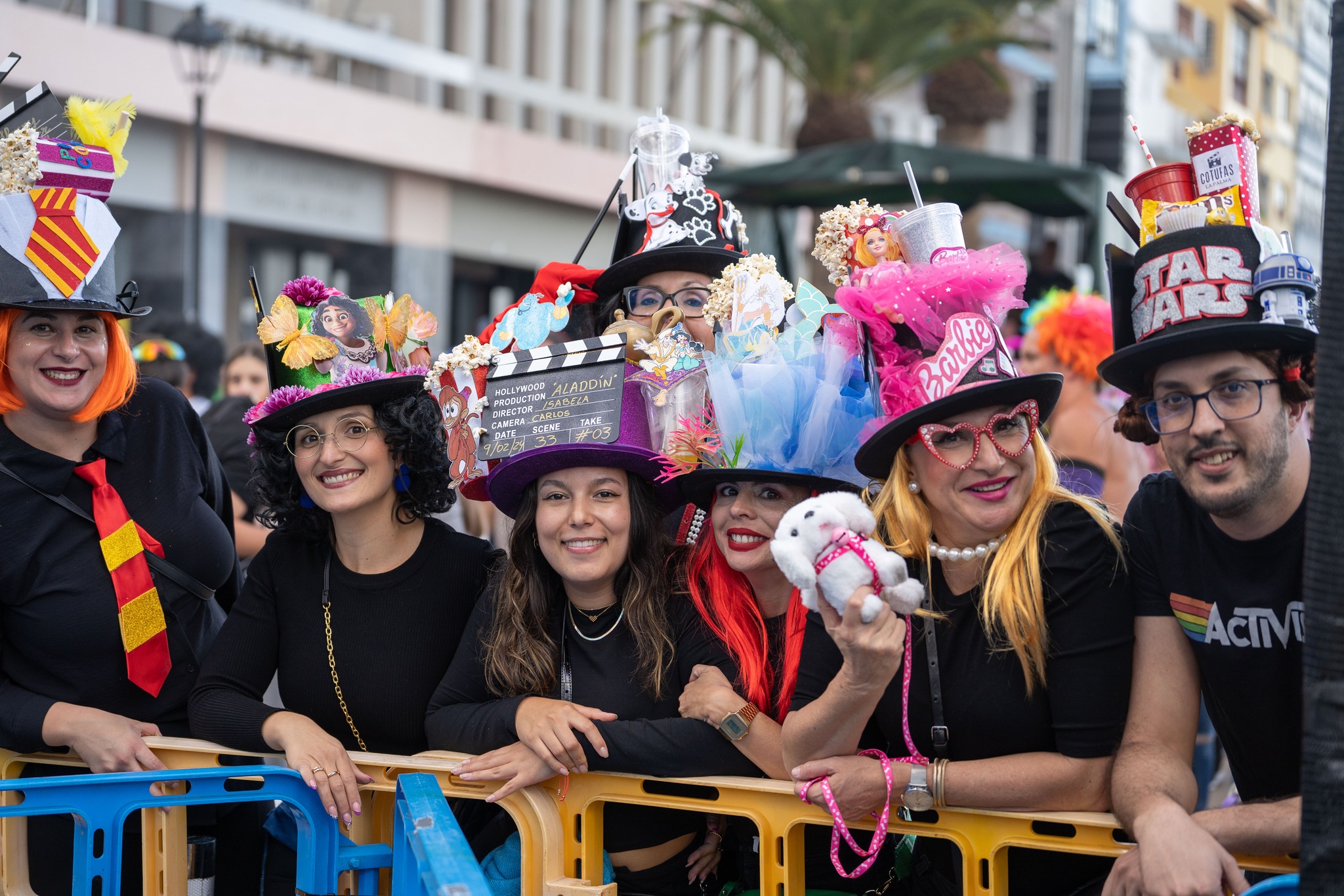 Foto Grupal en la Fiesta de la Peluca.jpg