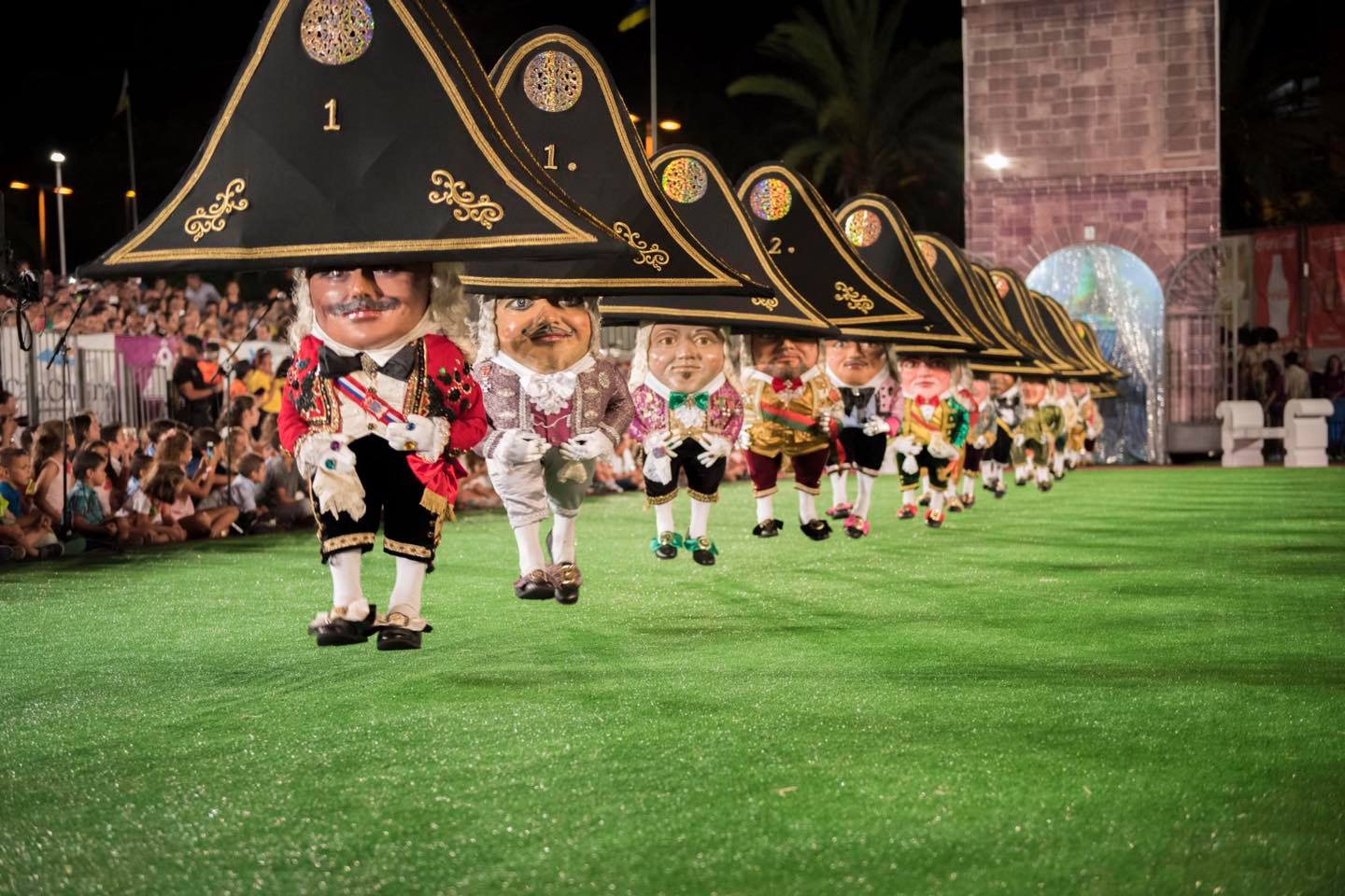Foto Danza de Los Enanos. Autor Carlos Aciego.jpg