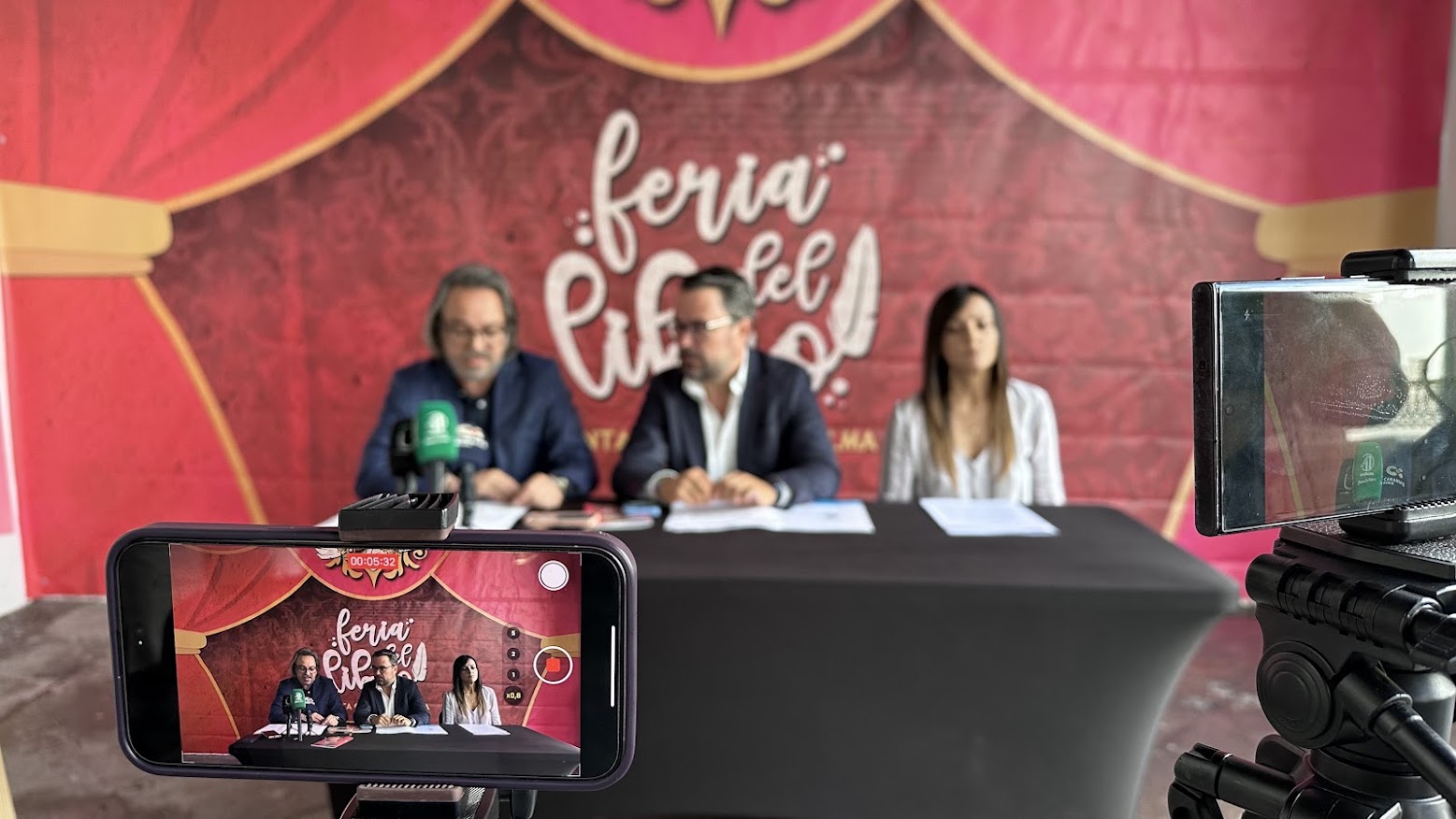 Foto detalle presentación feria del libro 2024.jpg