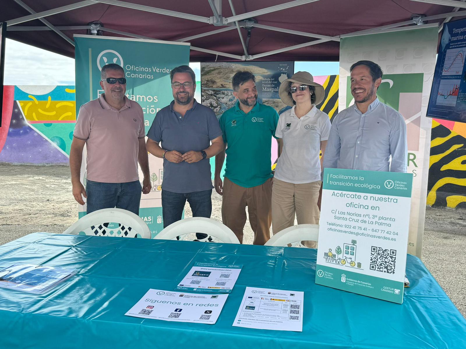 Foto el consejero de Transición Ecológica visita el estand de Oficinas Islas Verdes.jpg