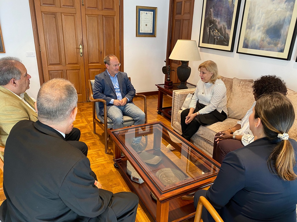 Recepción Gobierno Cubano (1).jpg
