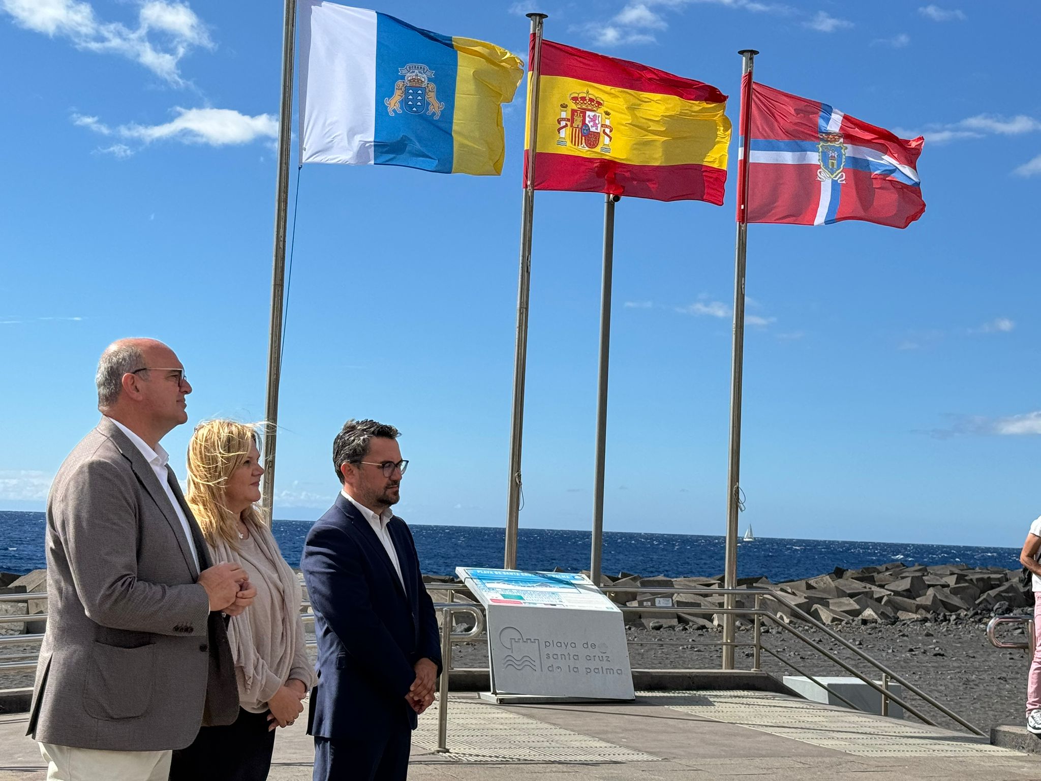 Foto Autoridades en la apertura del acto de la Semana de la Administración Abierta en Santa Cruz de La Palma.jpg