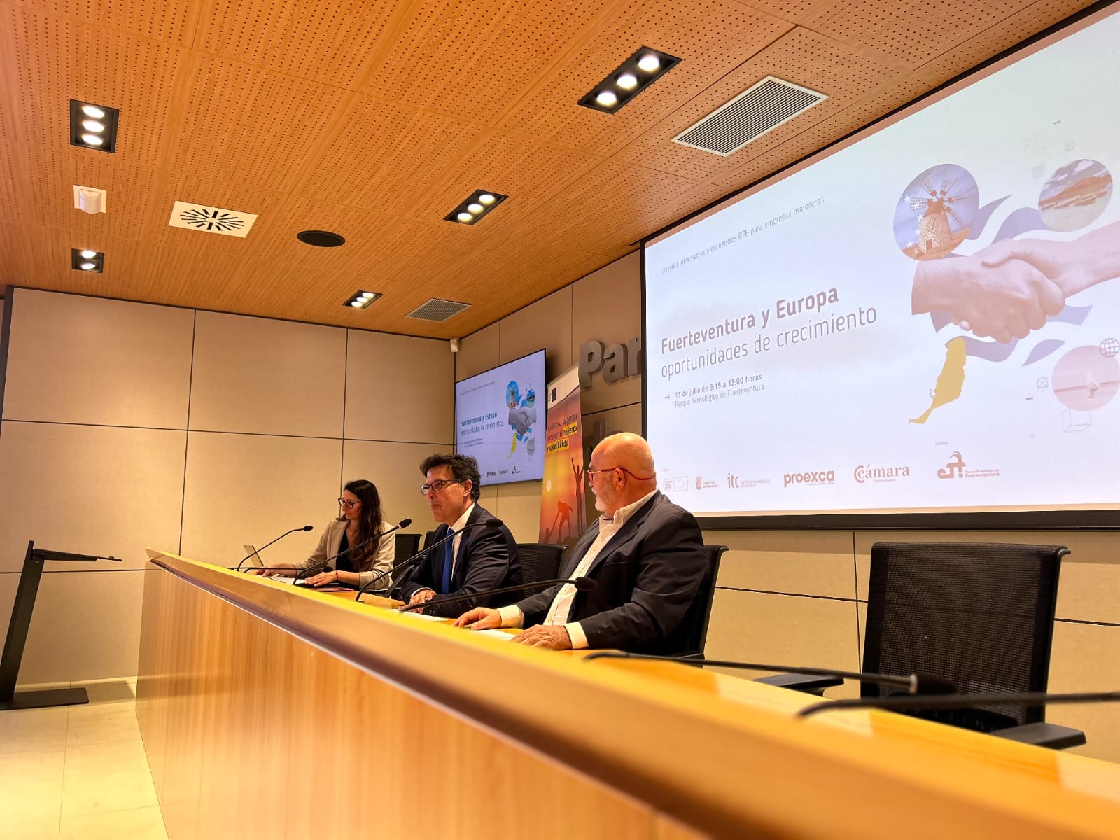 Jornadas celebradas en la Camara de Fuerteventura.jpg