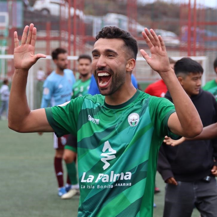 Robe Moreno renueva una temporada más con el Club Deportivo Atlético Paso.jpg