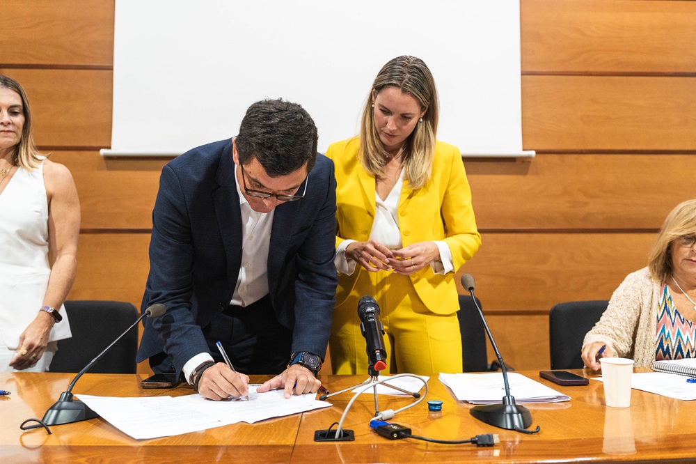 El Pleno de la Mesa del Transporte Terrestre insta al Estado a asumir el coste íntegro de la gratuidad de las guaguas 3.jpg