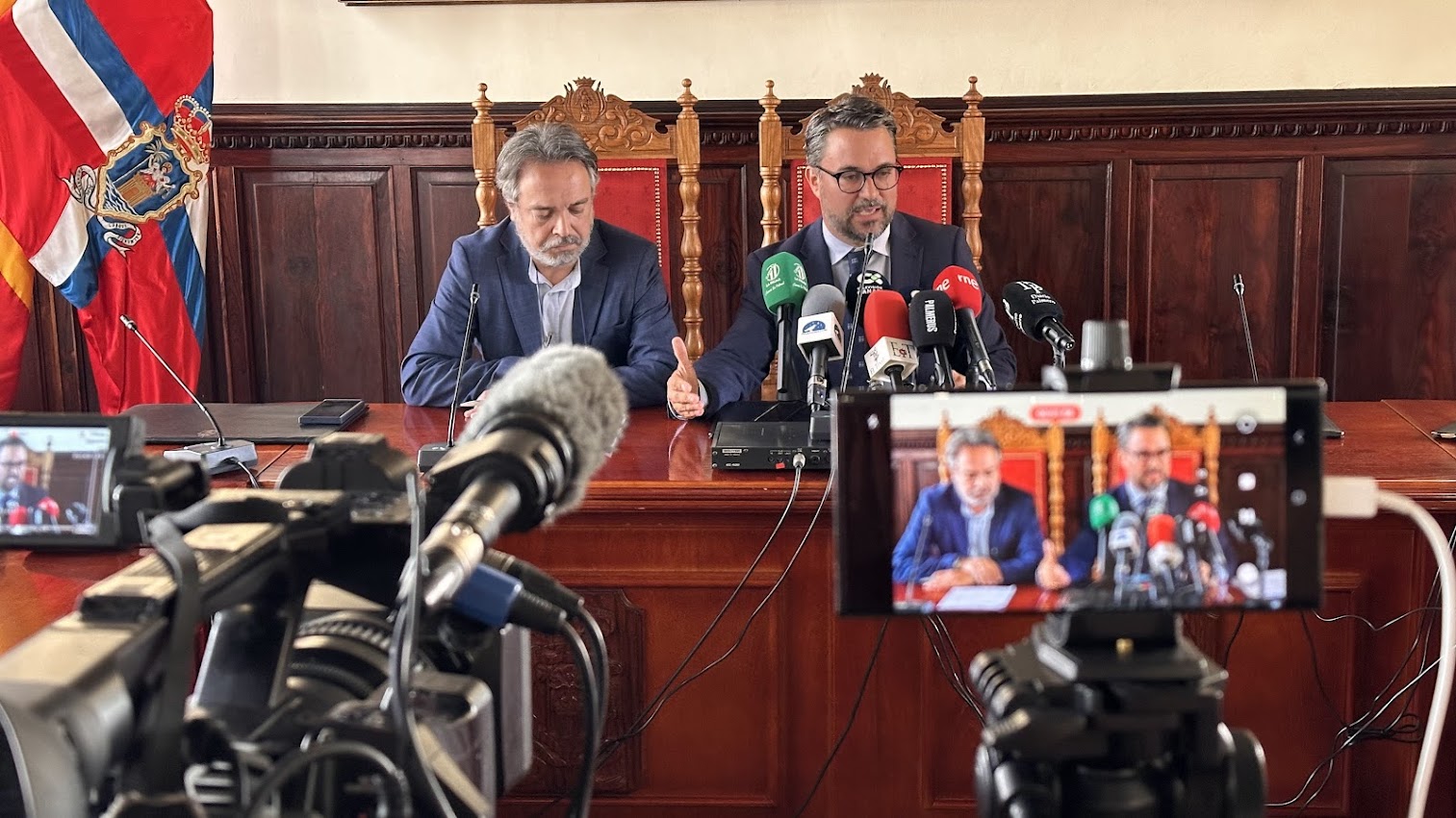 Foto 1 Instante de la rueda de prensa sobre el proceso selectivo del cuerpo de danzantes de Los Enanos.jpg