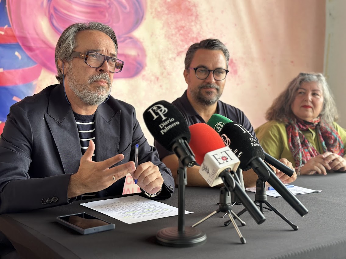 FOTO INSTANTE de la presentación en rueda de prensa del FAVE 2.jpg