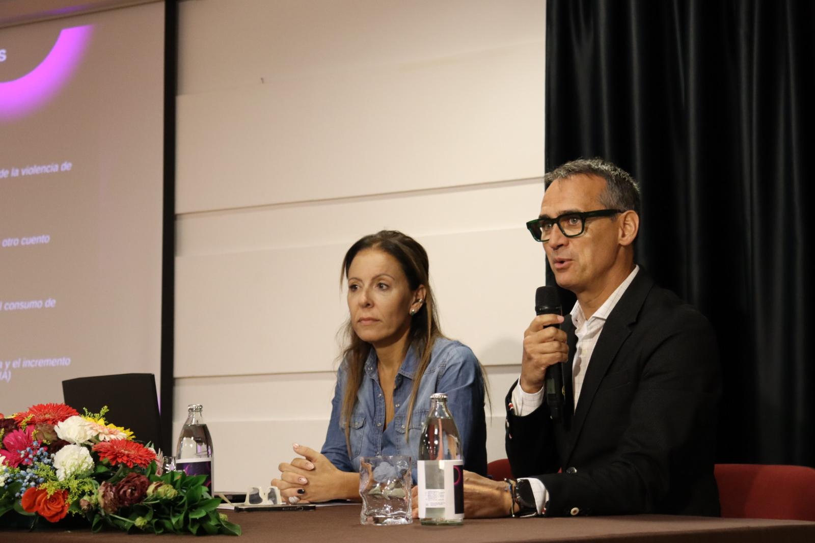 Javier Llamas Ángeles Fernández 2.jpg