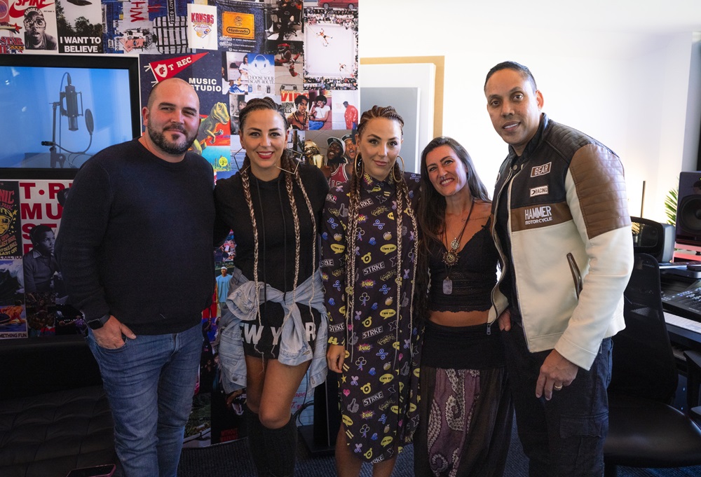 Pablo Cobiella, Las K-Narias y Wise.jpg
