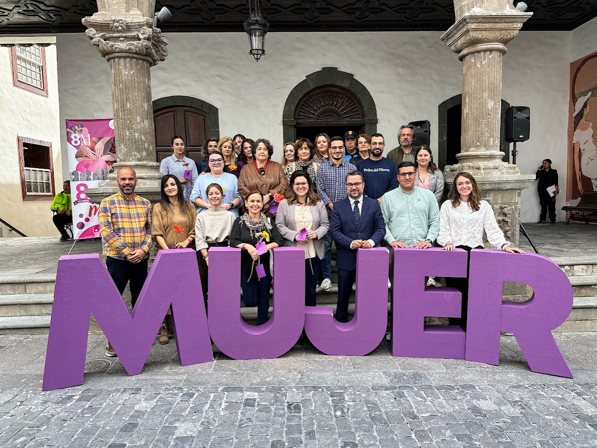 Conmemoración del 8M en el Ayuntamiento de Santa Cruz de La Palma.jpg