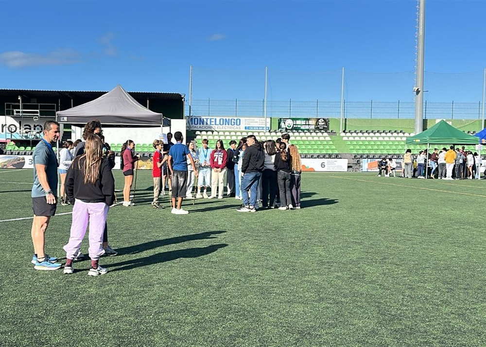 FOTO. Más de 350 jóvenes de una decena de centros palmeros disfrutan de una jornada de convivencia en El Paso (2).jpg