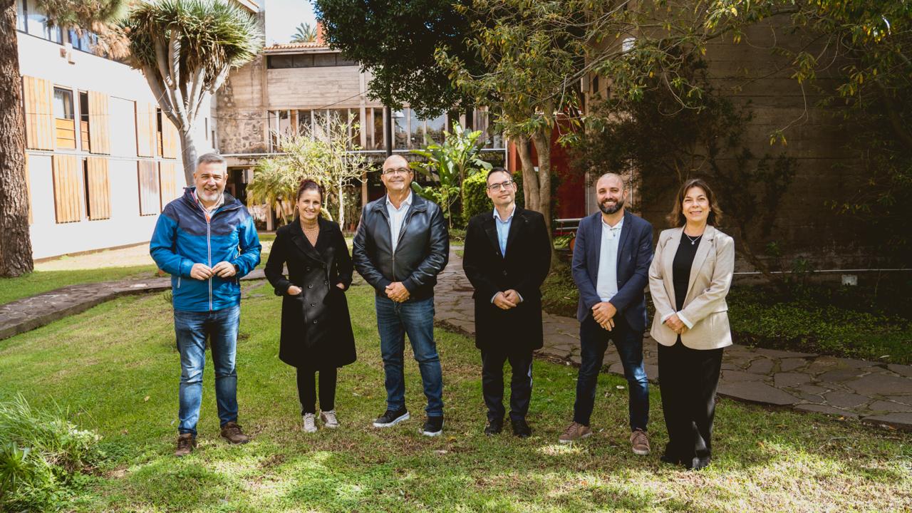 Foto de Familia. ULL. ICCA. Cátedra.jpg
