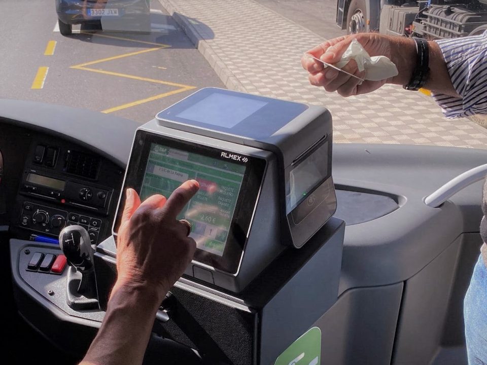 Transportes-Insular-La-Palma-exige-que-sus-conductores-y-trabajadores-sean-considerados-trabajadores-esenciales-960x720.jpg