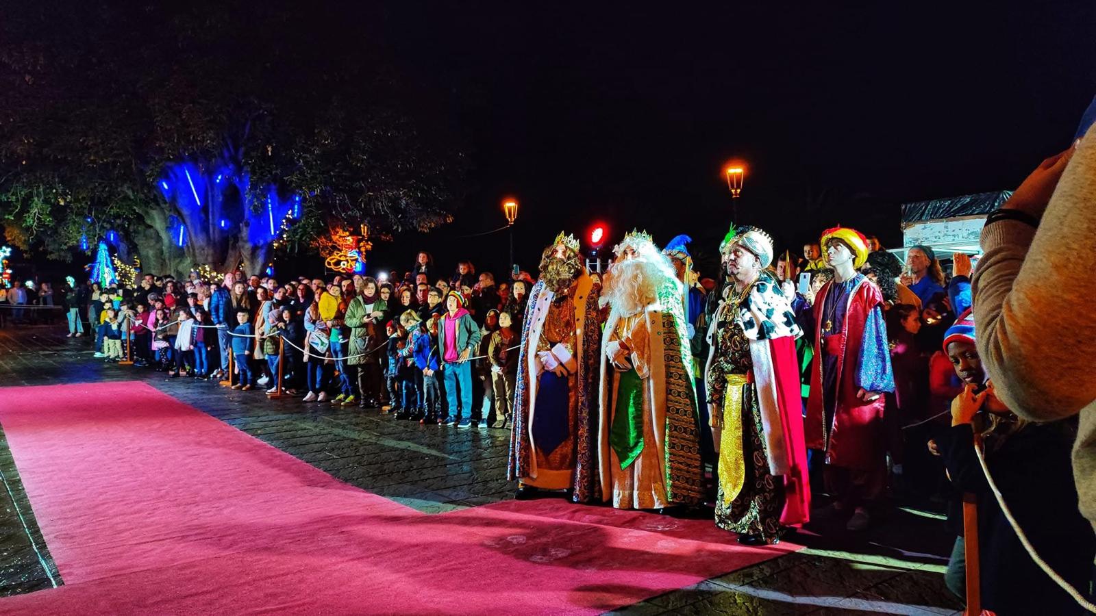 GARAFÍA AUTO REYES MAGOS.jpg
