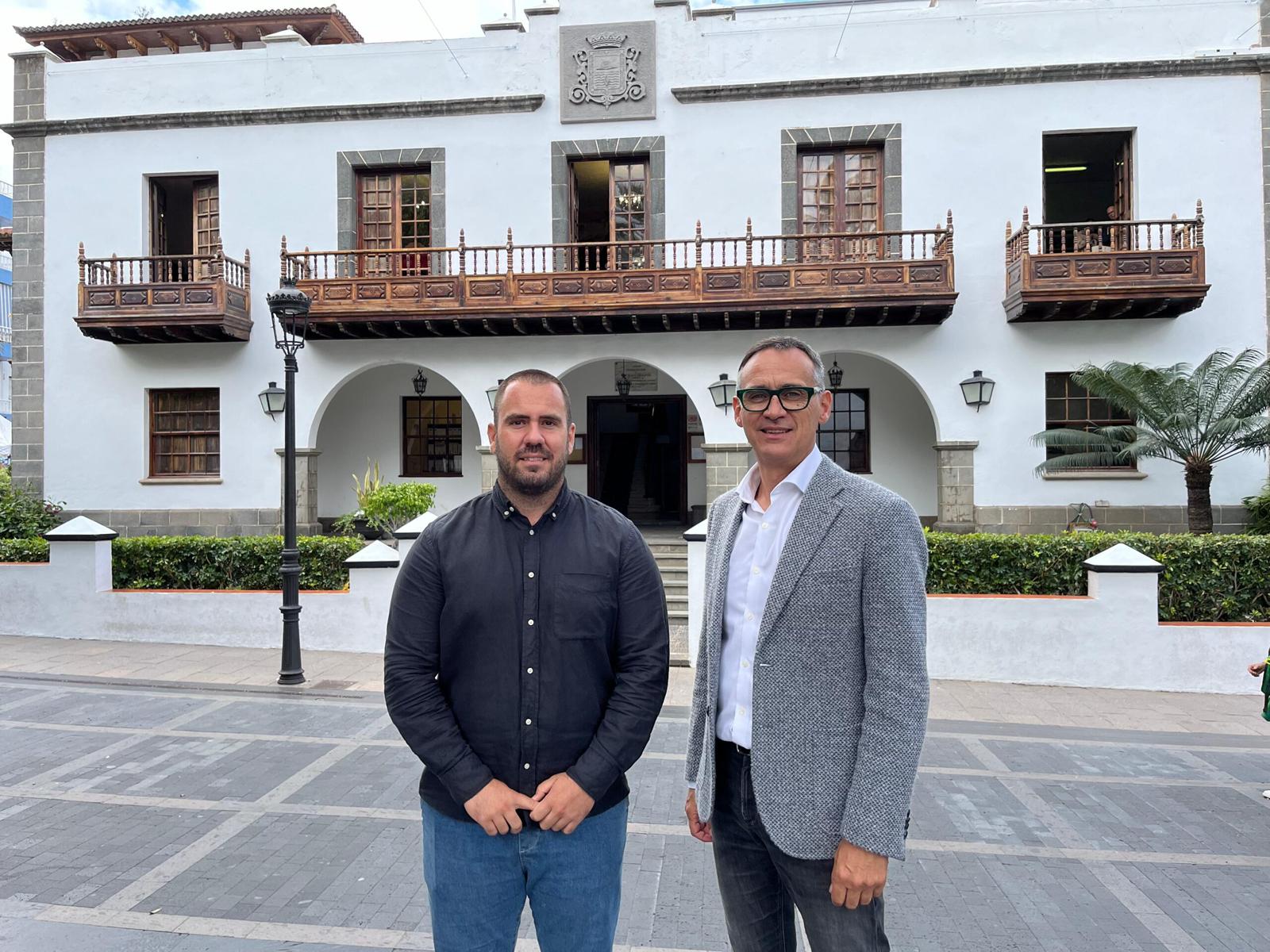 Javier Llamas y Pablo Almeida.jpg