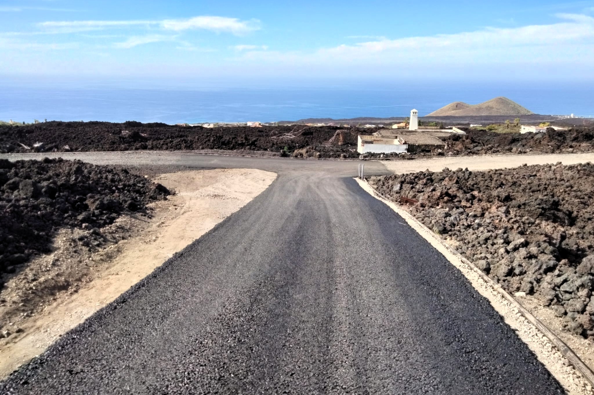 Camino Aniceto, una de las obras del convenio de reconstrucción con el Estado (2).jpg