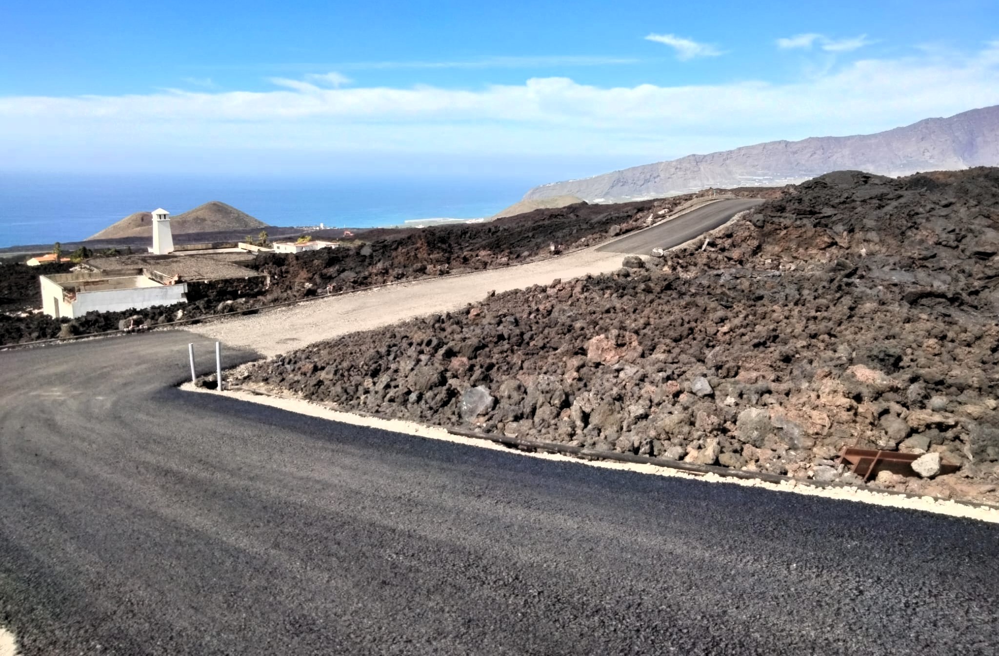 Camino Aniceto, una de las obras del convenio de reconstrucción con el Estado (3).jpg