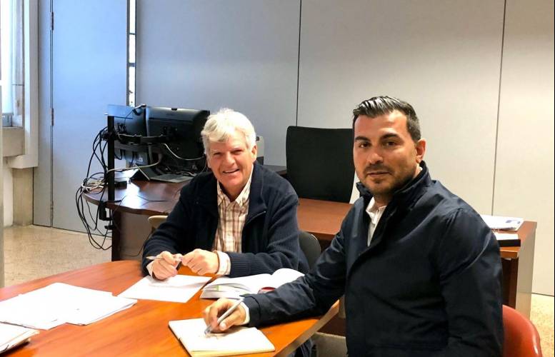 El concejal de Urbanismo Manuel Perera con el viceconsejero de Política Territorial Leopoldo Díaz, ayer en la sede del departamento autonómico