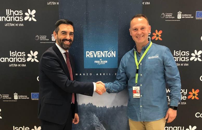 Ricardo Martínez, Director del Área sur en Globalia Corporate Travel y Omar Hernández, concejal de Turismo de el Ayuntamiento de El Paso